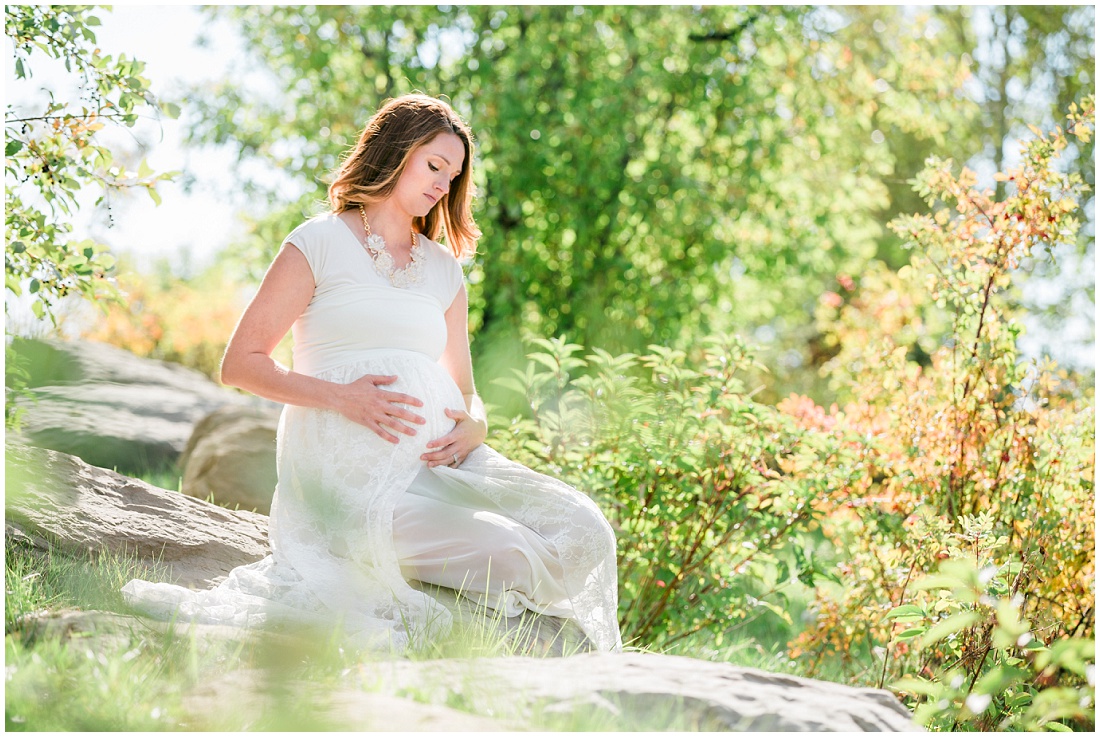 Beautiful mom of soon to be 6 | photographed by Calgary photographer Alysha Sladek 