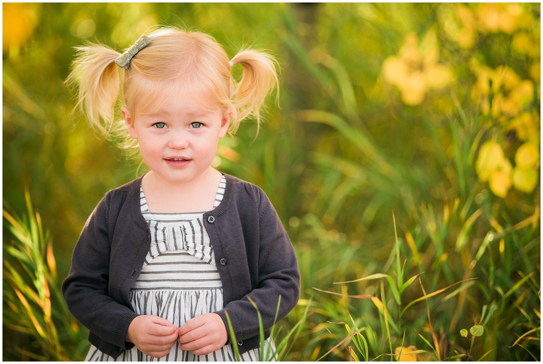 what to wear for family photos - kids, navy and white | Alysha Sladek Photography