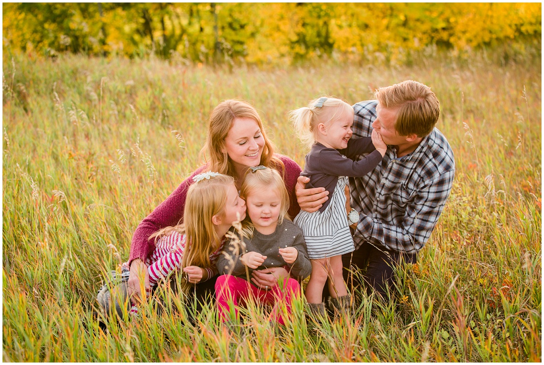 family of 5 at Nosehill Park