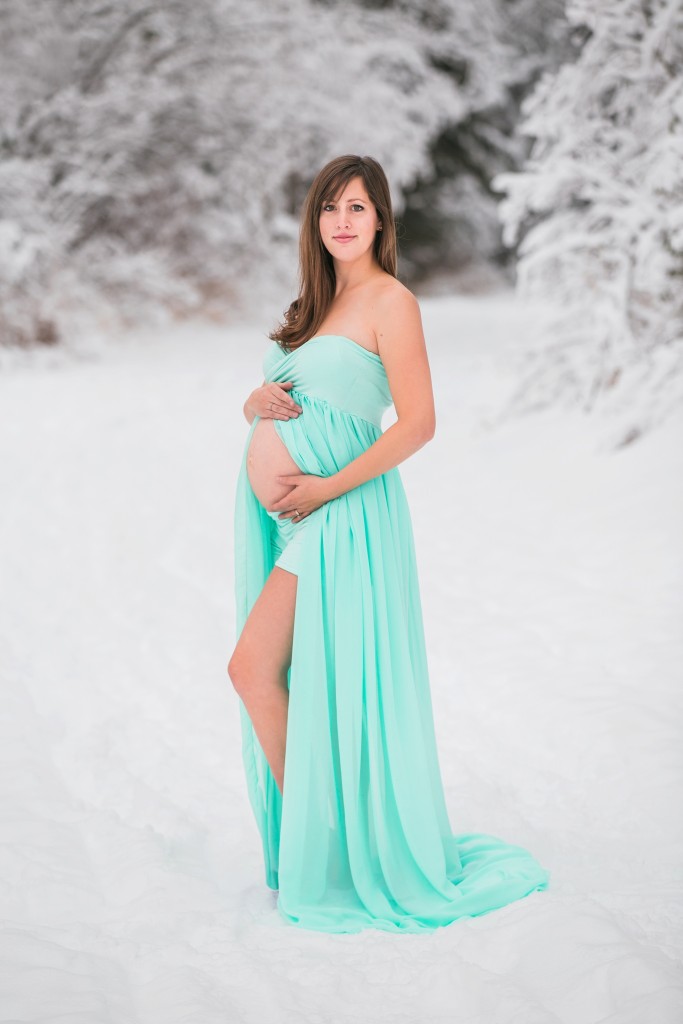 winter maternity photos