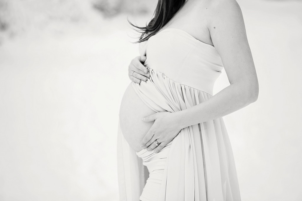 winter maternity photos