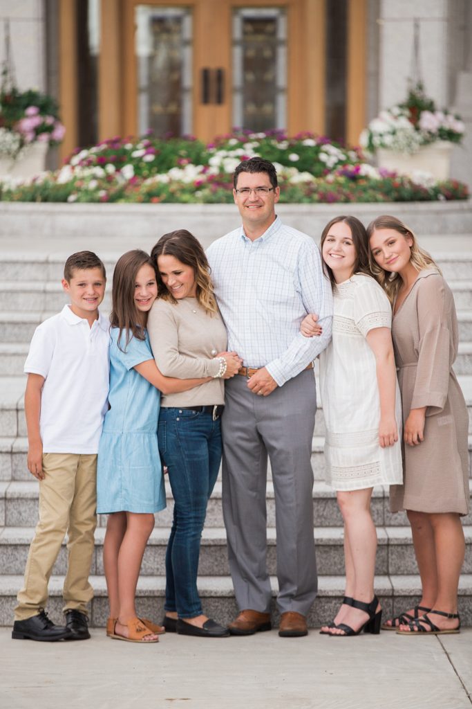 family photos, family of 6, Calgary LDS Temple
