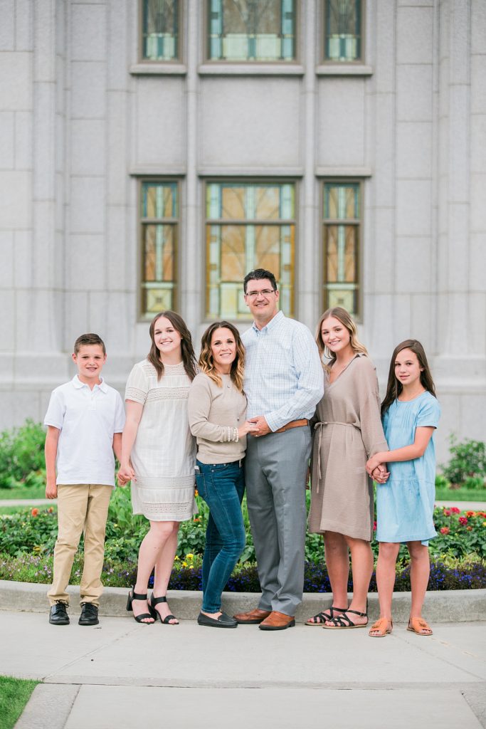 family photos, family mini session, Calgary LDS Temple