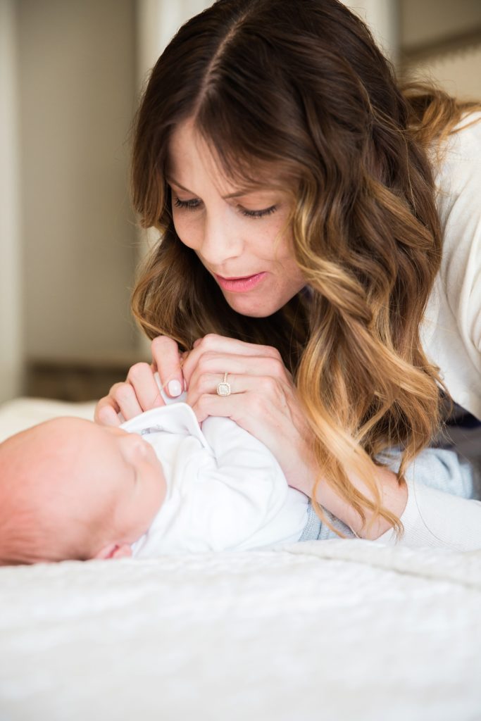 mom and newborn, lifestyle newborn photos,