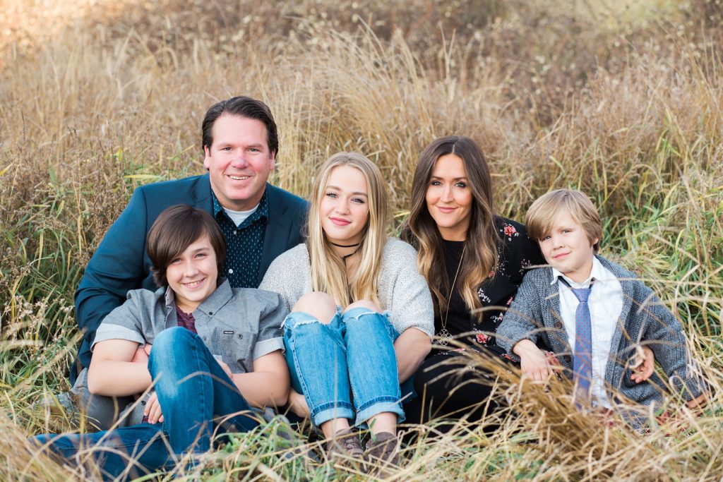 fall family photos, family of 5 posing ideas, Fish Creek Park