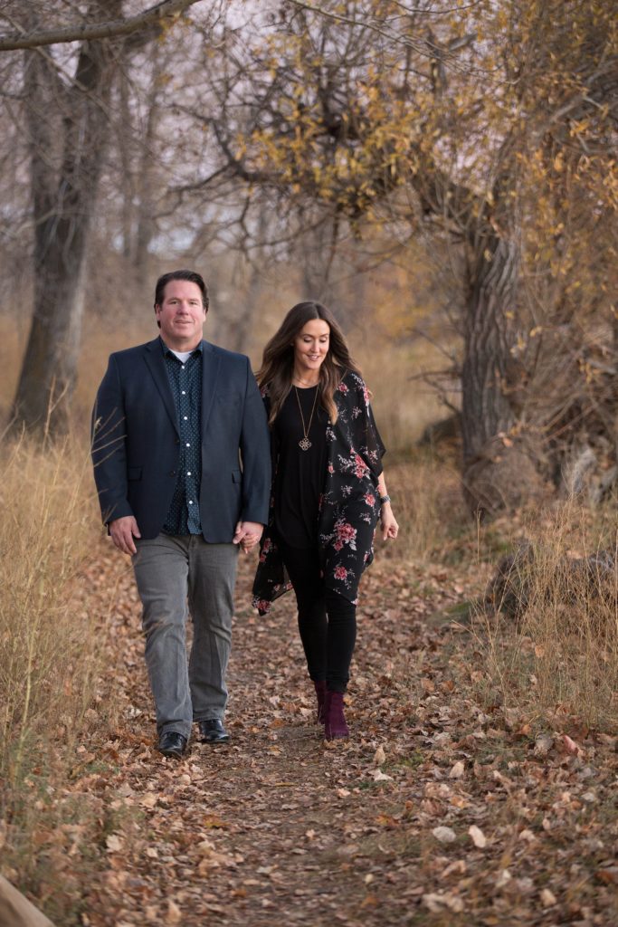 husband and wife, fall family photos, Fish Creek Park