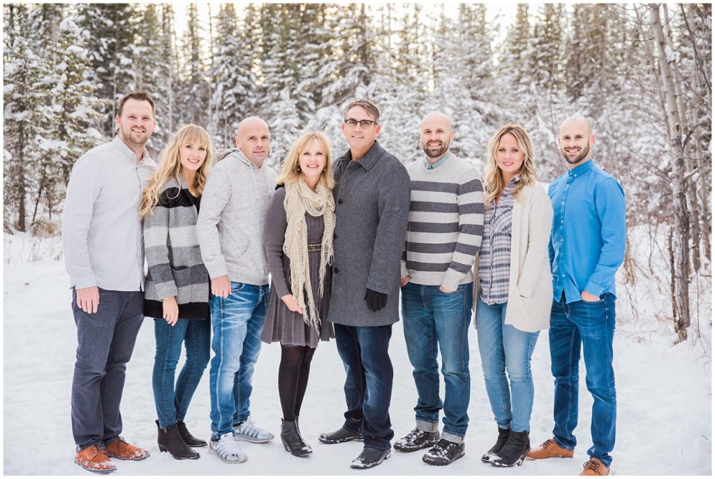 family of 8, extended family photos, winter family photos