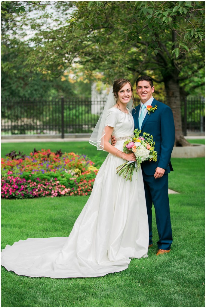 Calgary Family and Wedding Photographer Alysha Sladek photographs beautiful Salt Lake Temple wedding 2015