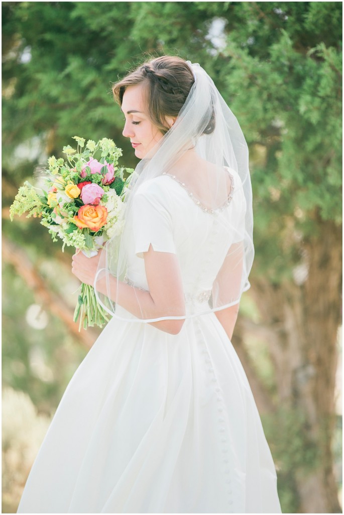 Calgary Family and Wedding Photographer Photographs Beautiful Bride is Utah 2015