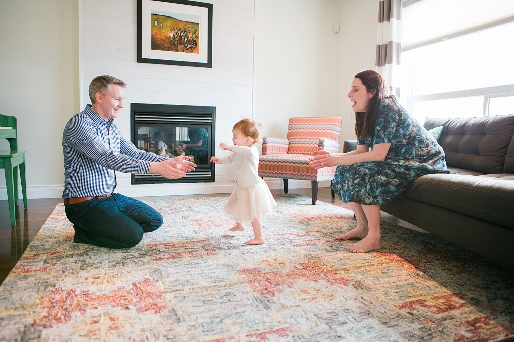 baby's first steps, lifestyle family photos