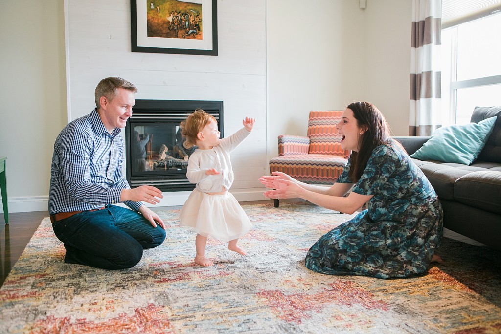 baby's first steps, lifestyle family session