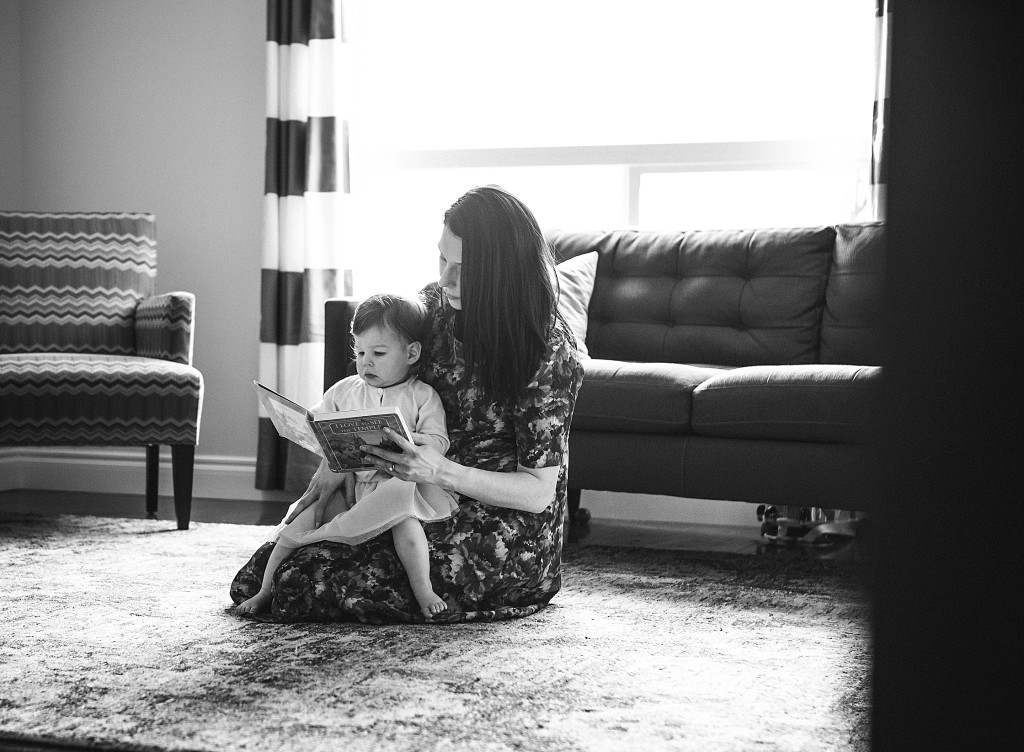 mom and daughter, lifestyle family photos