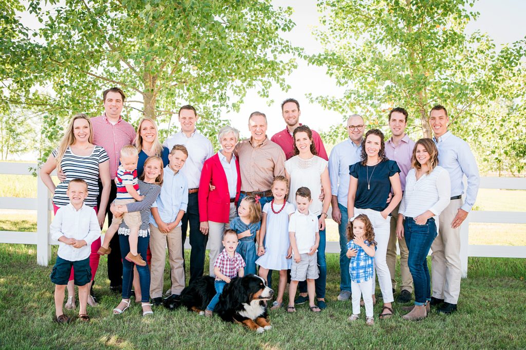 extended family photos, large family posing idea
