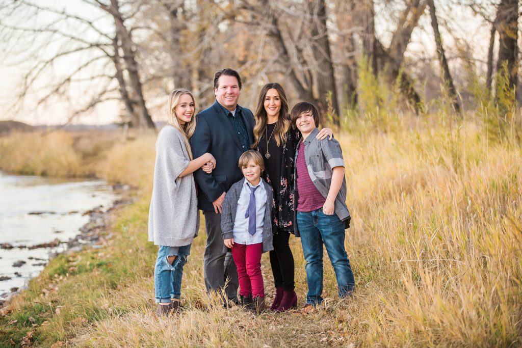 fall family photos, family of 5 posing ideas, Fish Creek Park