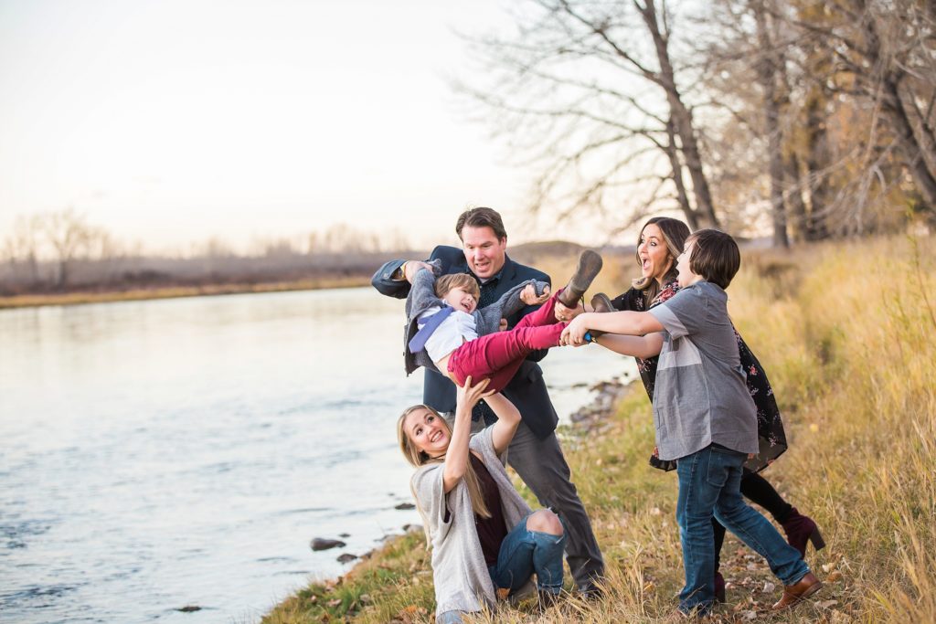 fall family photos, family of 5 posing ideas, Fish Creek Park