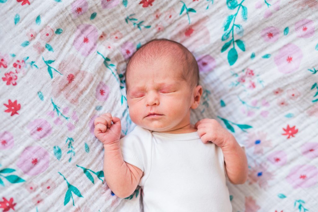 lifestyle newborn photos