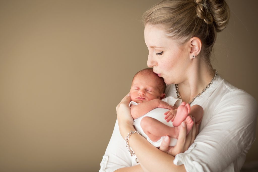 lifestyle newborn photos, mom and newborn girl, at home newborn session