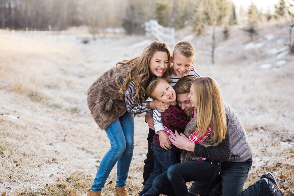 siblings, family photos, large family posing ideas