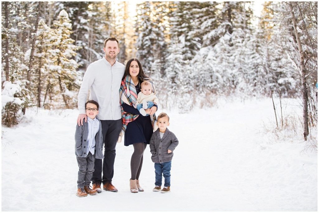 winter family photos, family of 5, beautiful light