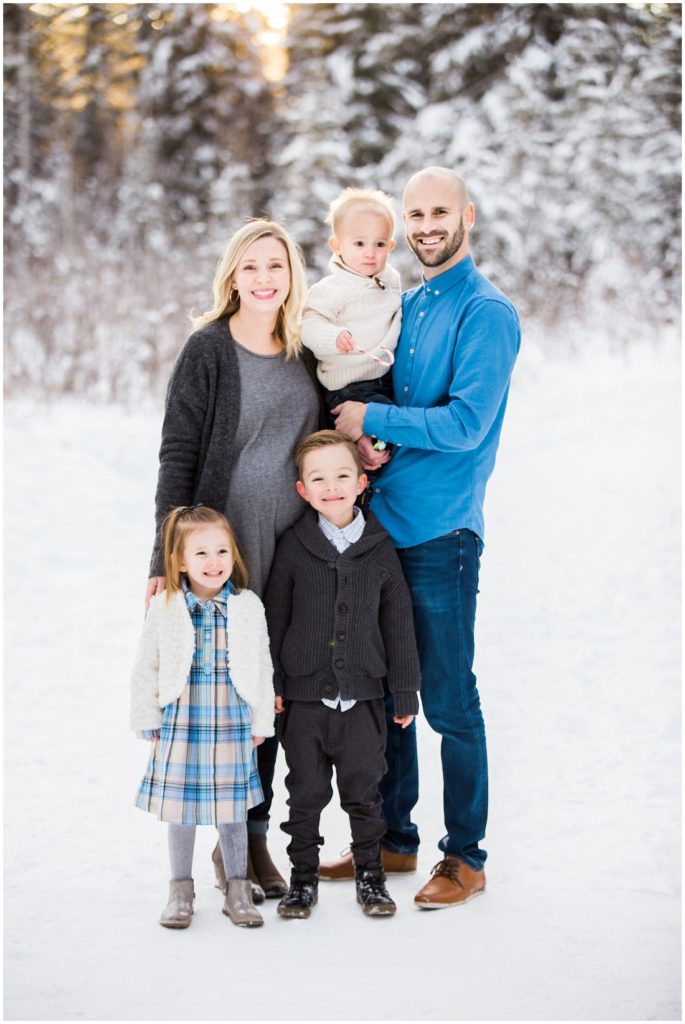 family of 5, winter family photos, beautiful light