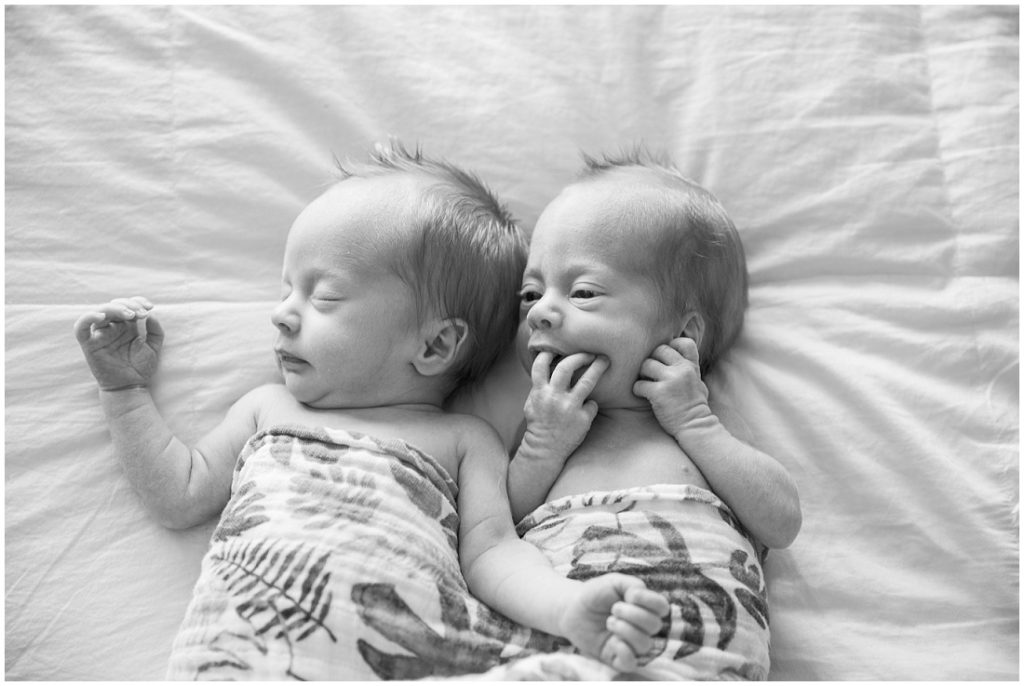 newborn twins, newborn photos, lifestyle newborn photos