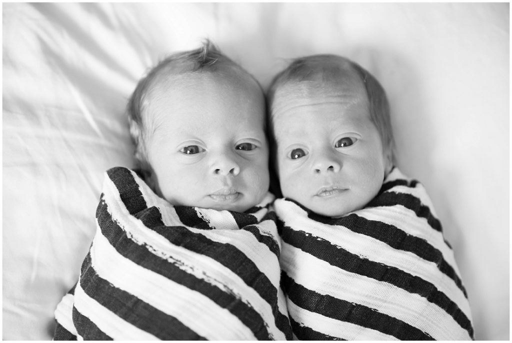 newborn twins, newborn photos, lifestyle newborn photos