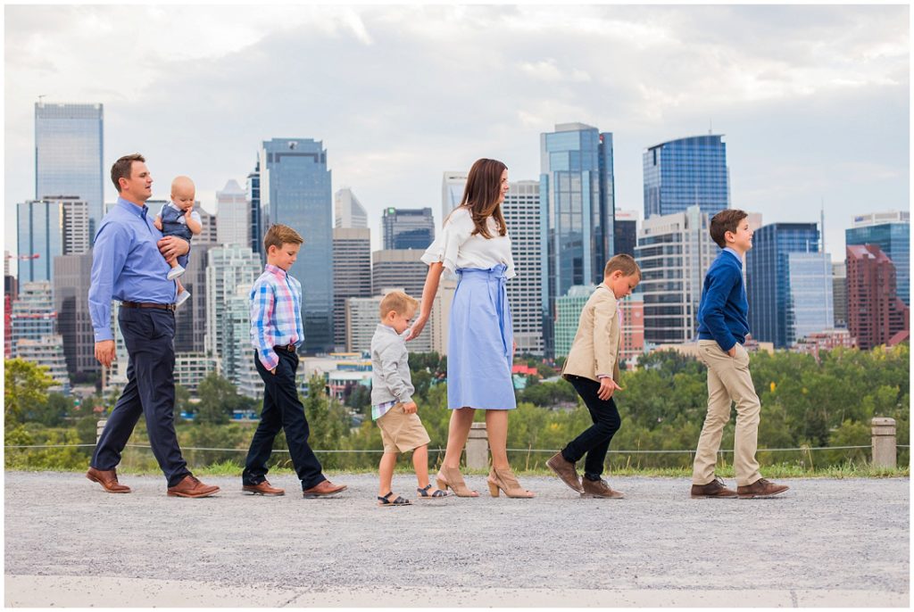 family photos, family of 7, Calgary skyline