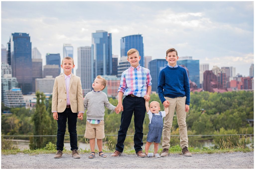 family photos, family of 7, Calgary skyline