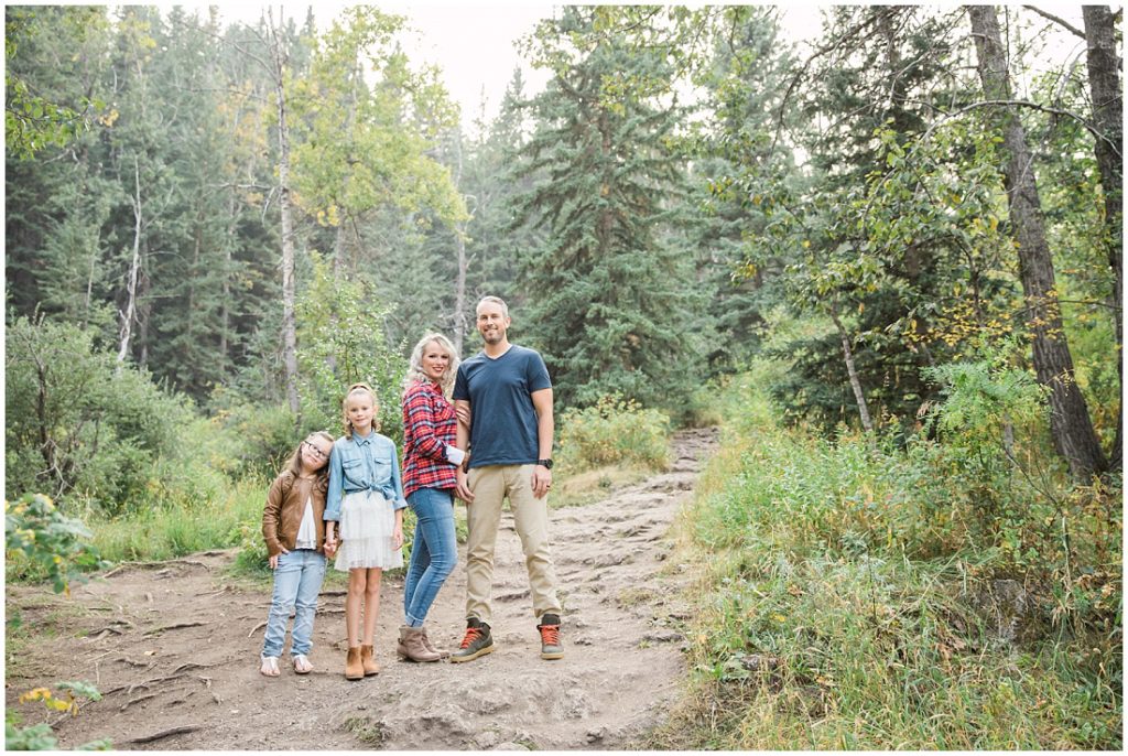 fall family photos, family of 4, Big Hill Springs Provincial Park