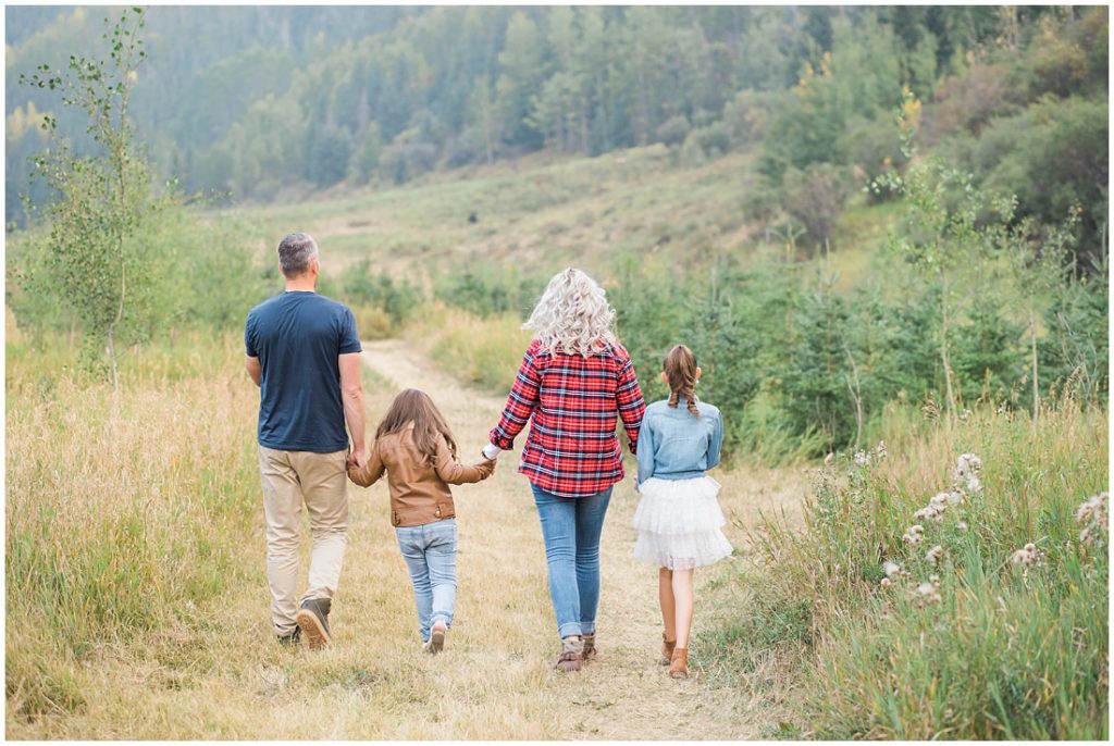 fall family photos, family of 4, Big Hill Springs Provincial Park