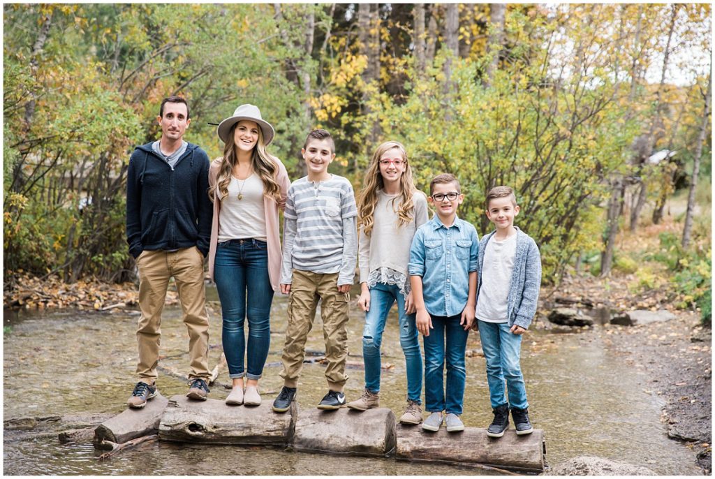 fall family photos, family of 6, family portraits, Big Hill Springs Provincial Park, 