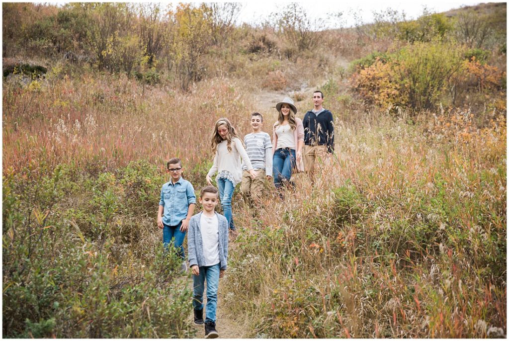 fall family photos, family of 6, family portraits, Big Hill Springs Provincial Park, 