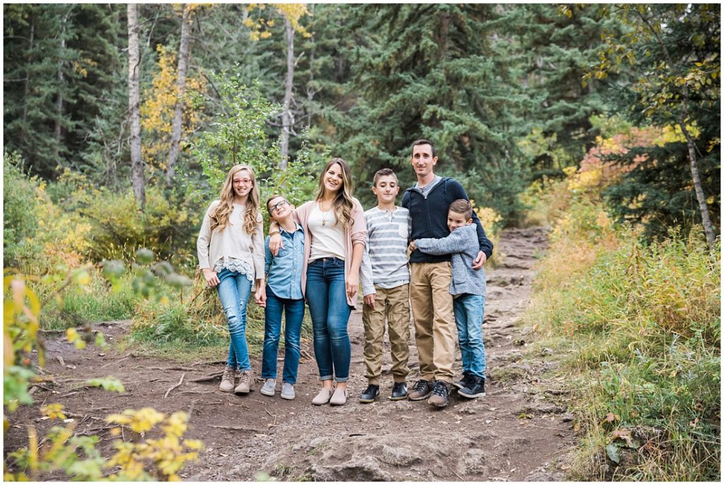fall family photos, family of 6, family portraits, Big Hill Springs Provincial Park, 