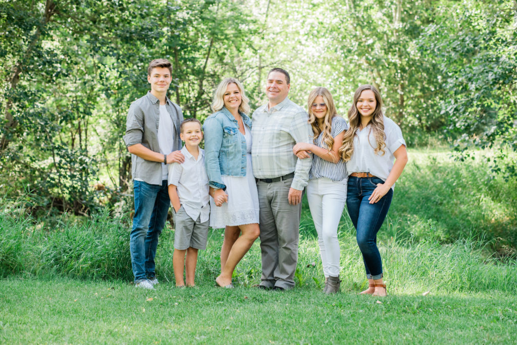 family of 6, family photos, Calgary family photos, Calgary family photography, Calgary family photographer, Calgary family portraits, 