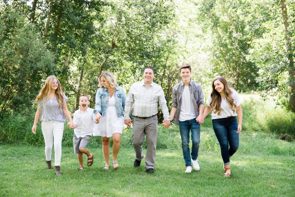 family of 6, family photos, Calgary family photos, Calgary family photography, Calgary family photographer, Calgary family portraits, 