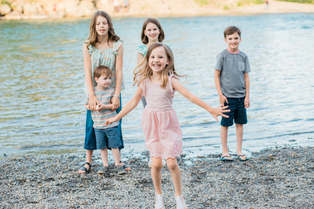 family of 7, family photos, family portraits, Edworthy Park, Calgary family photos, Calgary family photography, Calgary family photographer, yyc family photos, 